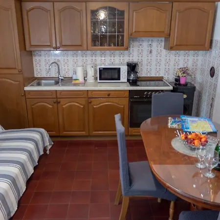 Apartman Antonela * רוגוזניצה